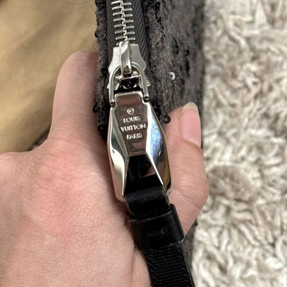 Rare Luxury LOUIS VUITTON Sunshine Express Clutch Wool Sequins Leather Pouch - Picture 5 of 11